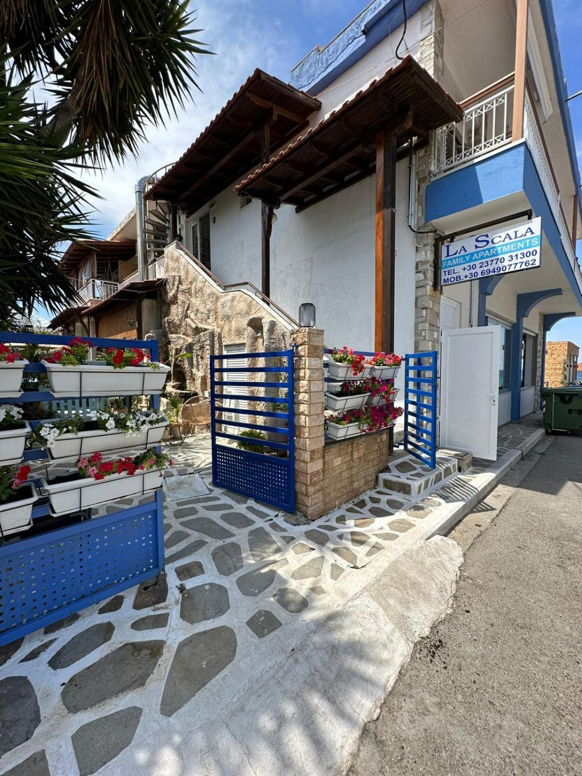 La Scala Family Apartments Nea Roda Exterior foto